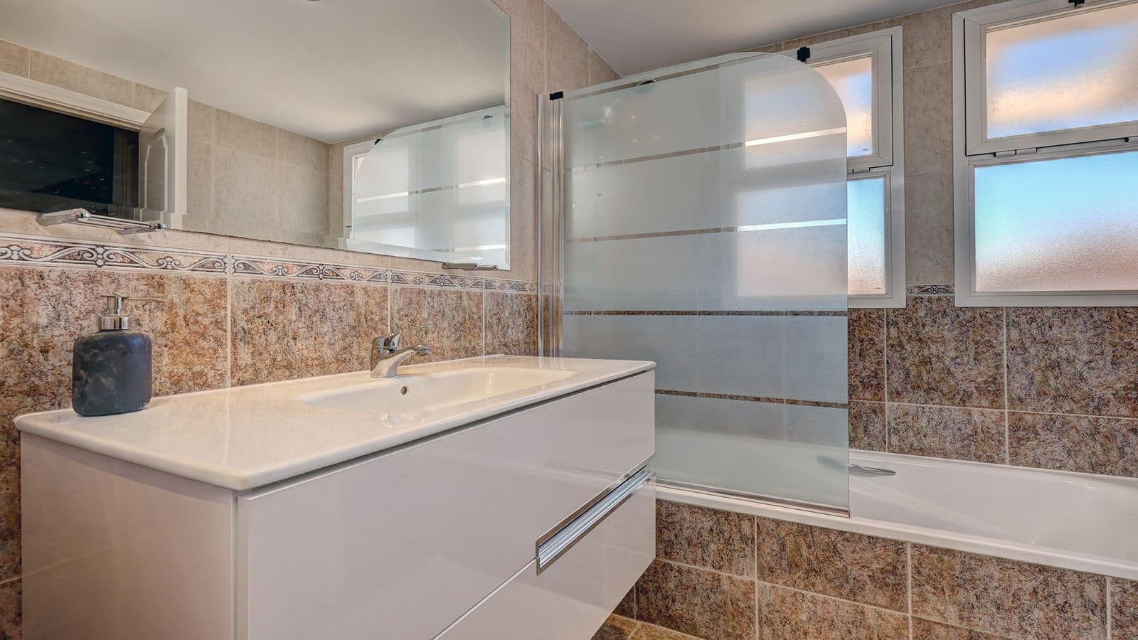 4 slaapkamer Huis te koop in La Duquesa / Puerto de la Duquesa - € 495.000 (Ref: 9677128)