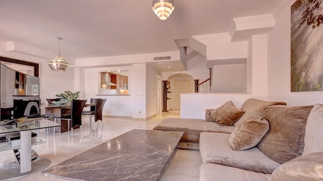 4 soveværelse Byhus til salg i La Duquesa / Puerto de la Duquesa, Manilva - € 495.000 (Ref: 9677128)