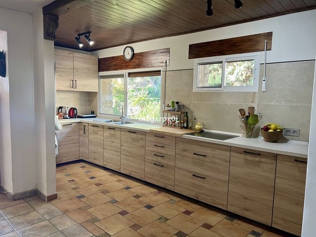 5 sovrum Villa till salu i Marbella - 1 975 000 € (Ref: 9677139)