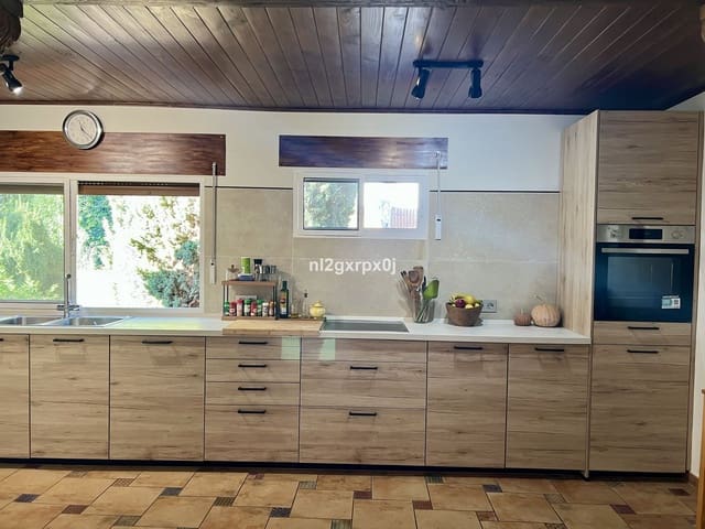 5 sovrum Villa till salu i Marbella - 1 975 000 € (Ref: 9677139)