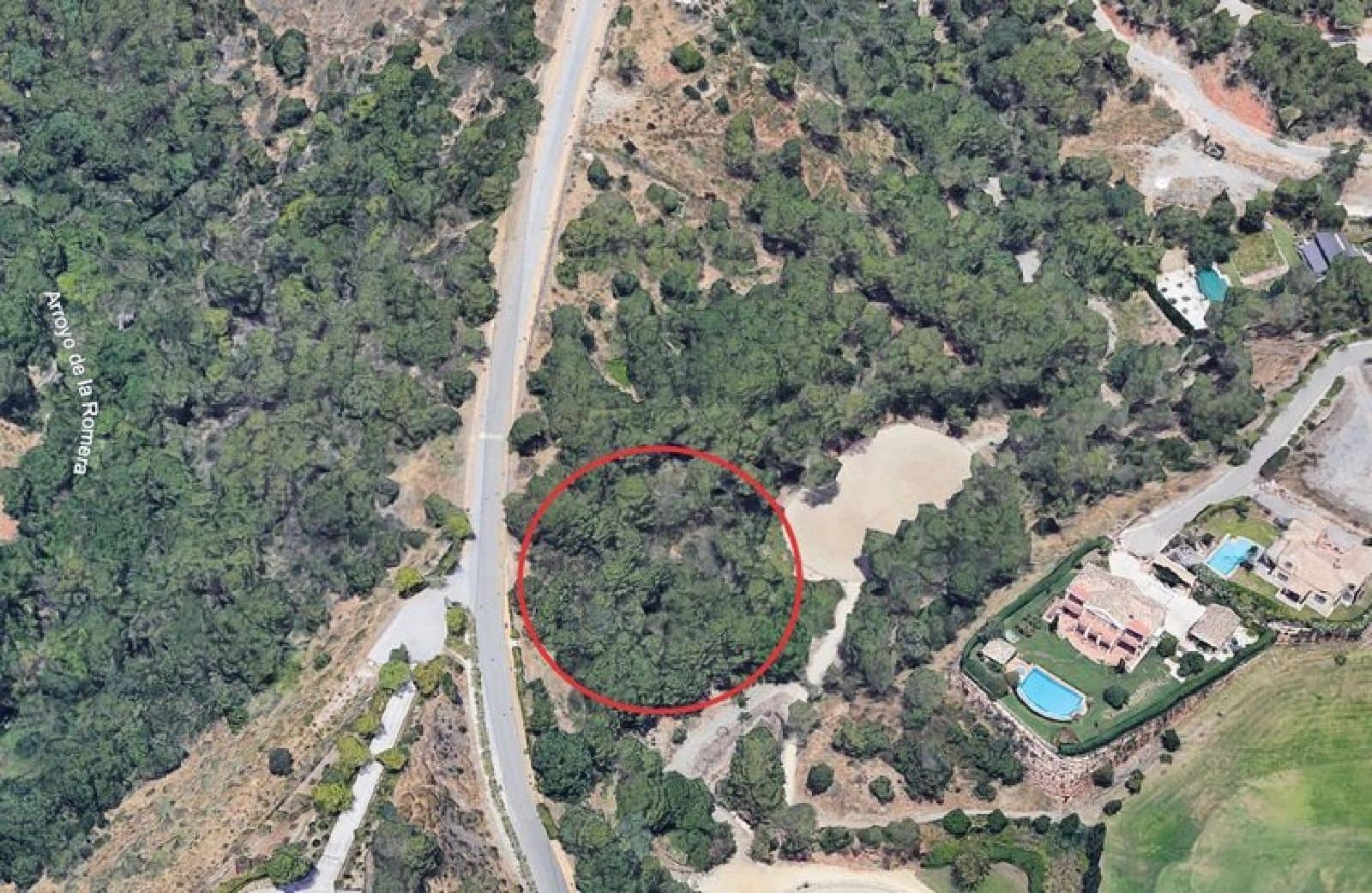 Terrain à Bâtir à vendre à Benahavis - 670 000 € (Ref: 9677144)