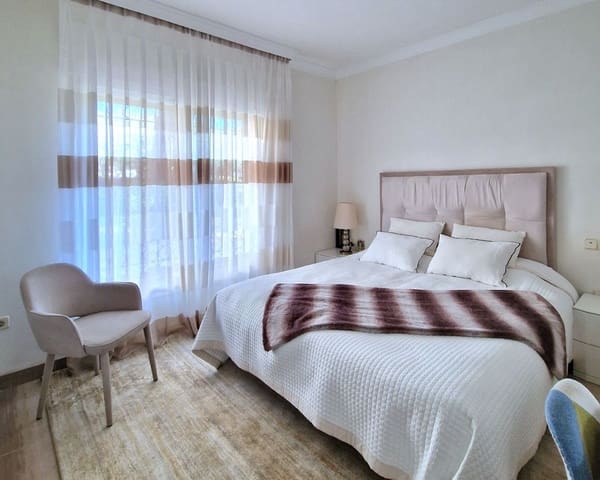 2 bedroom Apartment for sale in Elviria, Marbella - € 750,000 (Ref: 9677145)