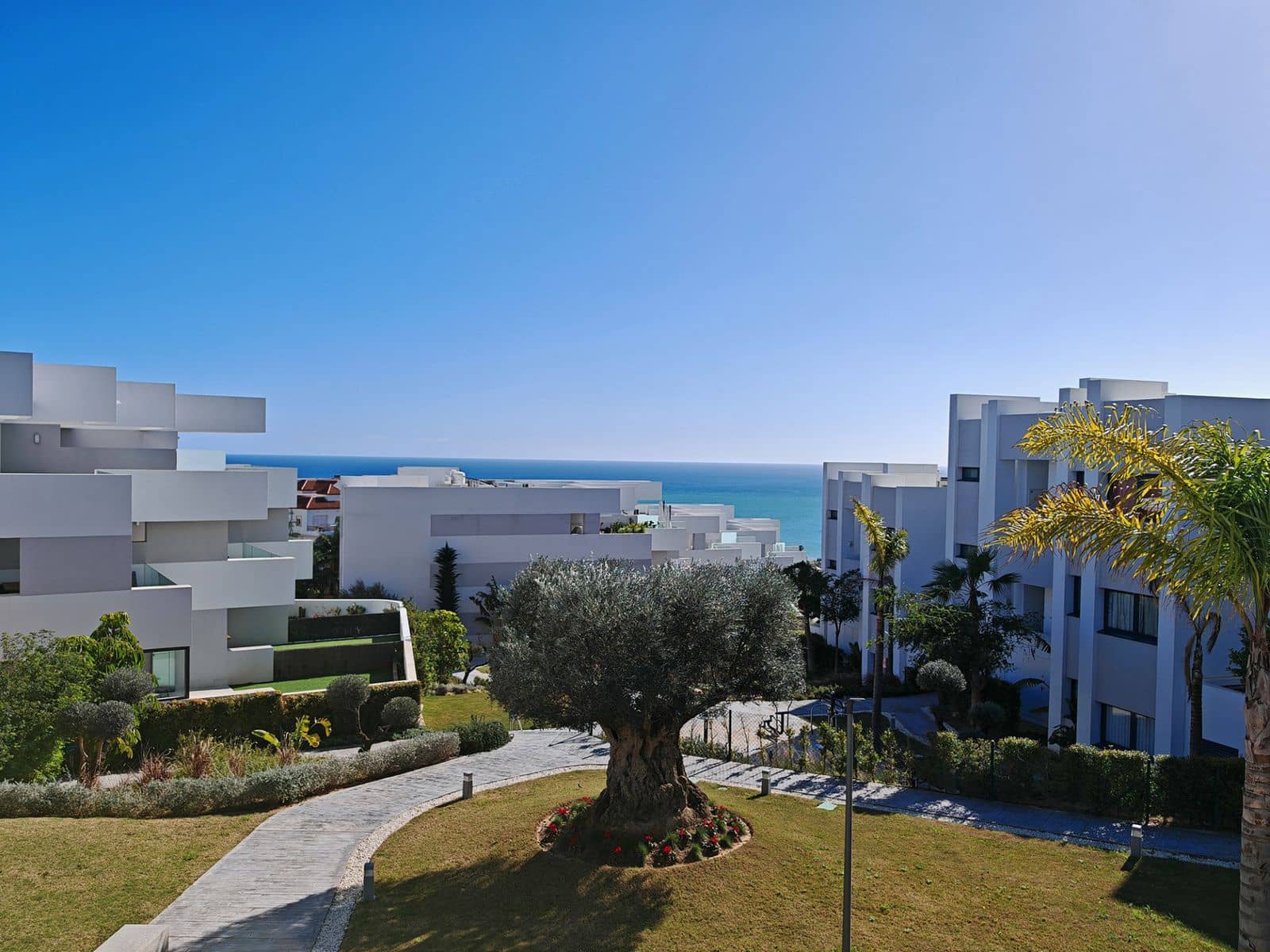 2 bedroom Apartment for sale in Manilva - € 399,000 (Ref: 9677147)