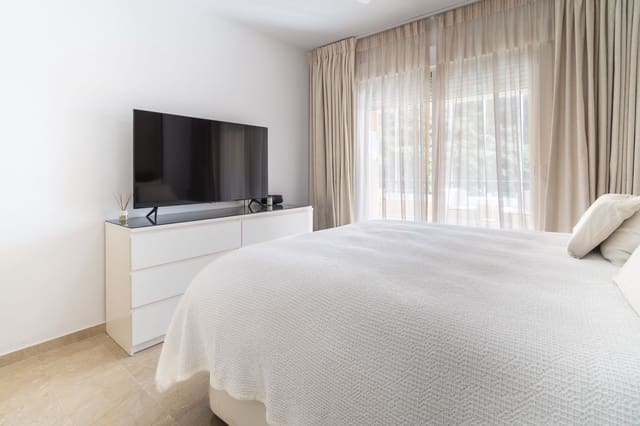 Apartamento de 2 habitaciones en Calahonda, Mijas en venta - 335.000 € (Ref: 9677148)