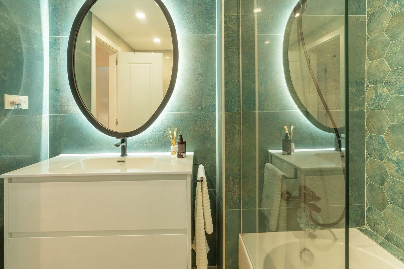 Apartamento de 2 habitaciones en Calahonda en venta - 335.000 € (Ref: 9677148)