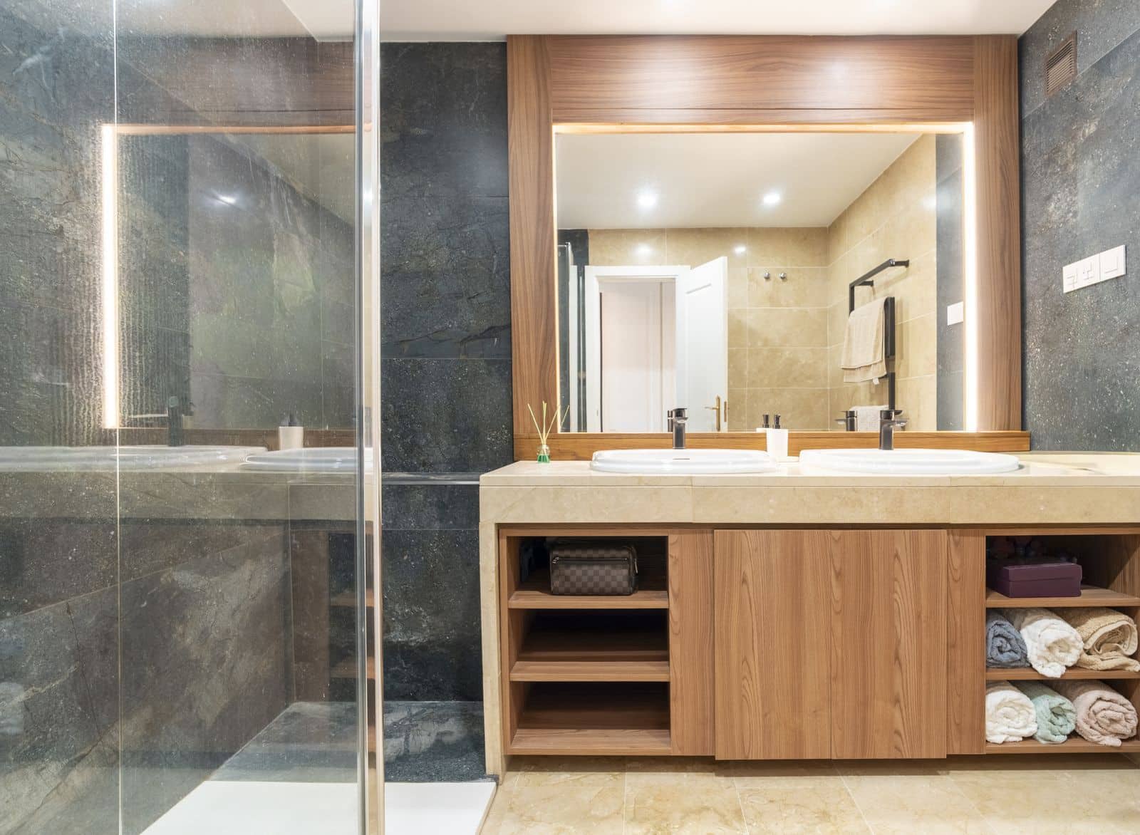 Apartamento de 2 habitaciones en Calahonda en venta - 335.000 € (Ref: 9677148)