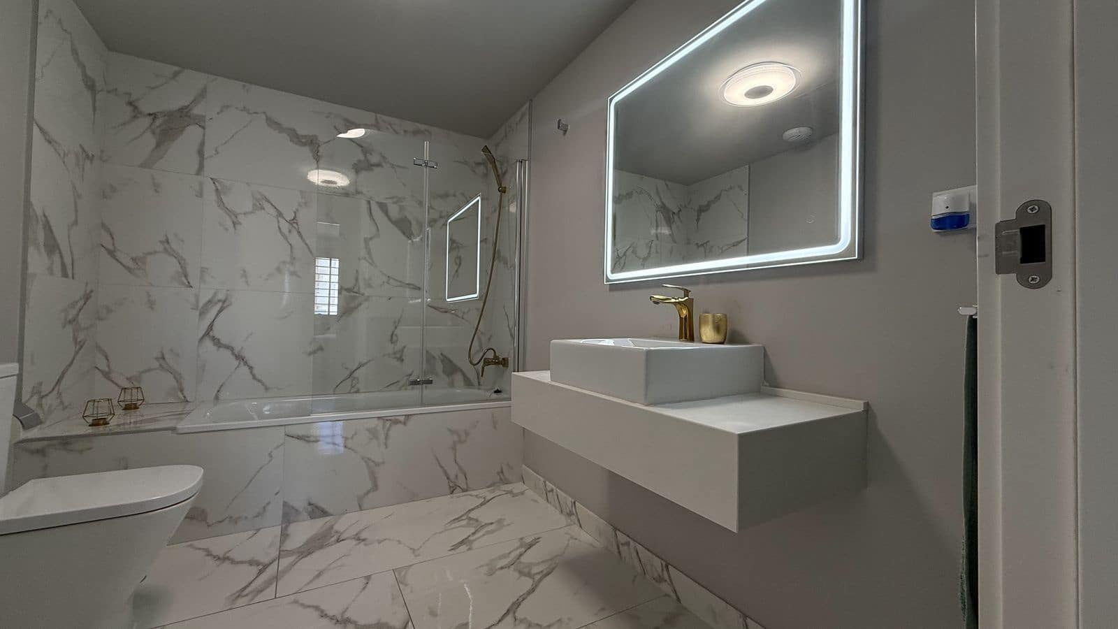 2 chambre Appartement à vendre à Estepona - 425 000 € (Ref: 9677149)