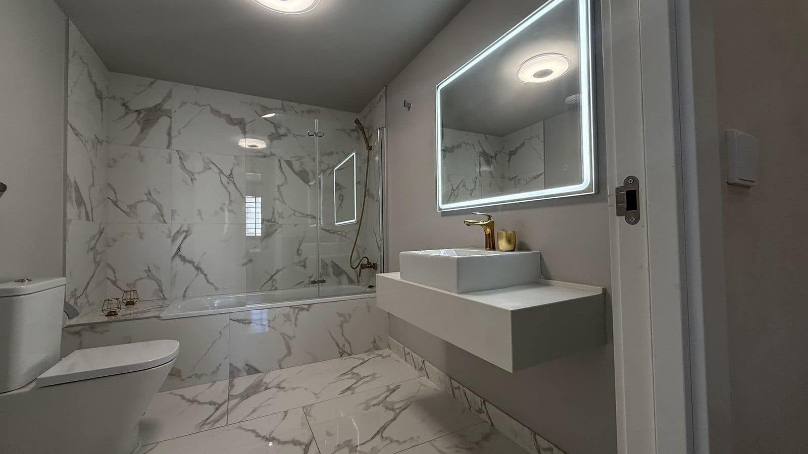 2 chambre Appartement à vendre à Estepona - 425 000 € (Ref: 9677149)