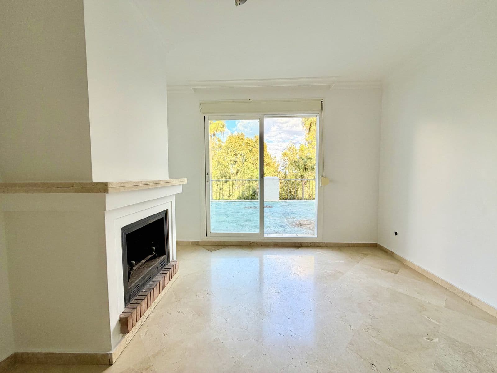 Apartamento de 2 habitaciones en Casares en venta - 285.000 € (Ref: 9677151)