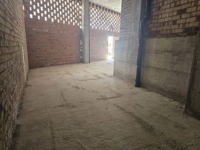 Commercial for sale in San Pedro de Alcantara, Marbella - € 650,000 (Ref: 9677160)