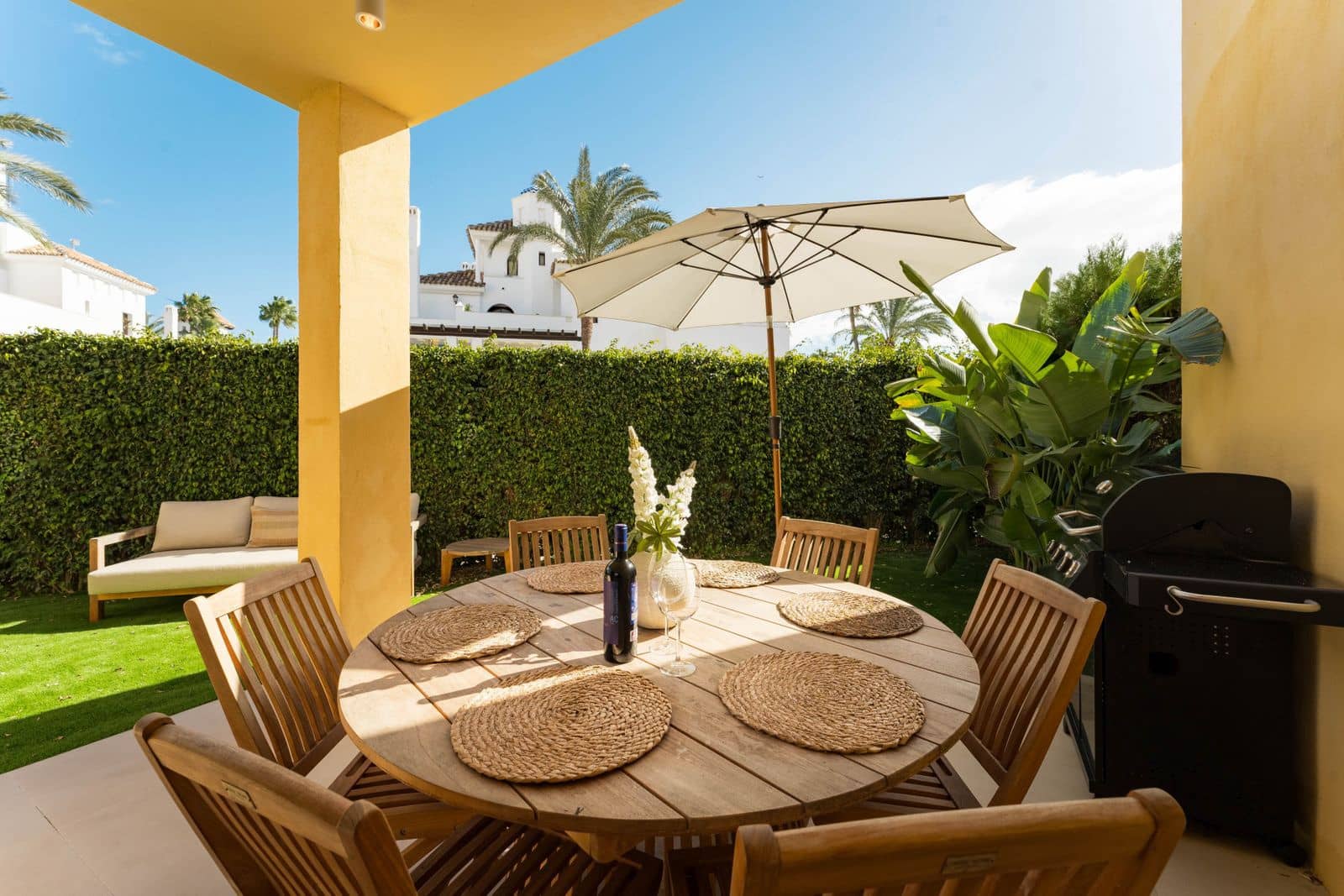 4 bedroom Townhouse for sale in Puerto Banus - € 1,450,000 (Ref: 9677161)