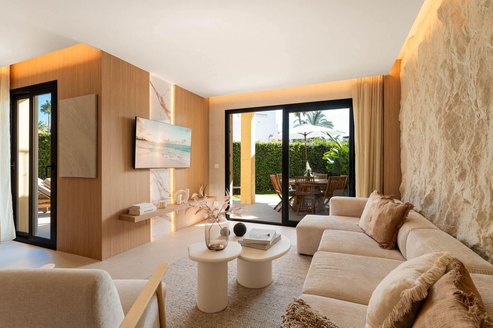 4 bedroom Townhouse for sale in Puerto Banus - € 1,450,000 (Ref: 9677161)