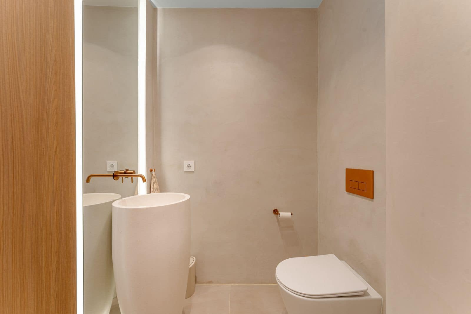 4 bedroom Townhouse for sale in Puerto Banus - € 1,450,000 (Ref: 9677161)