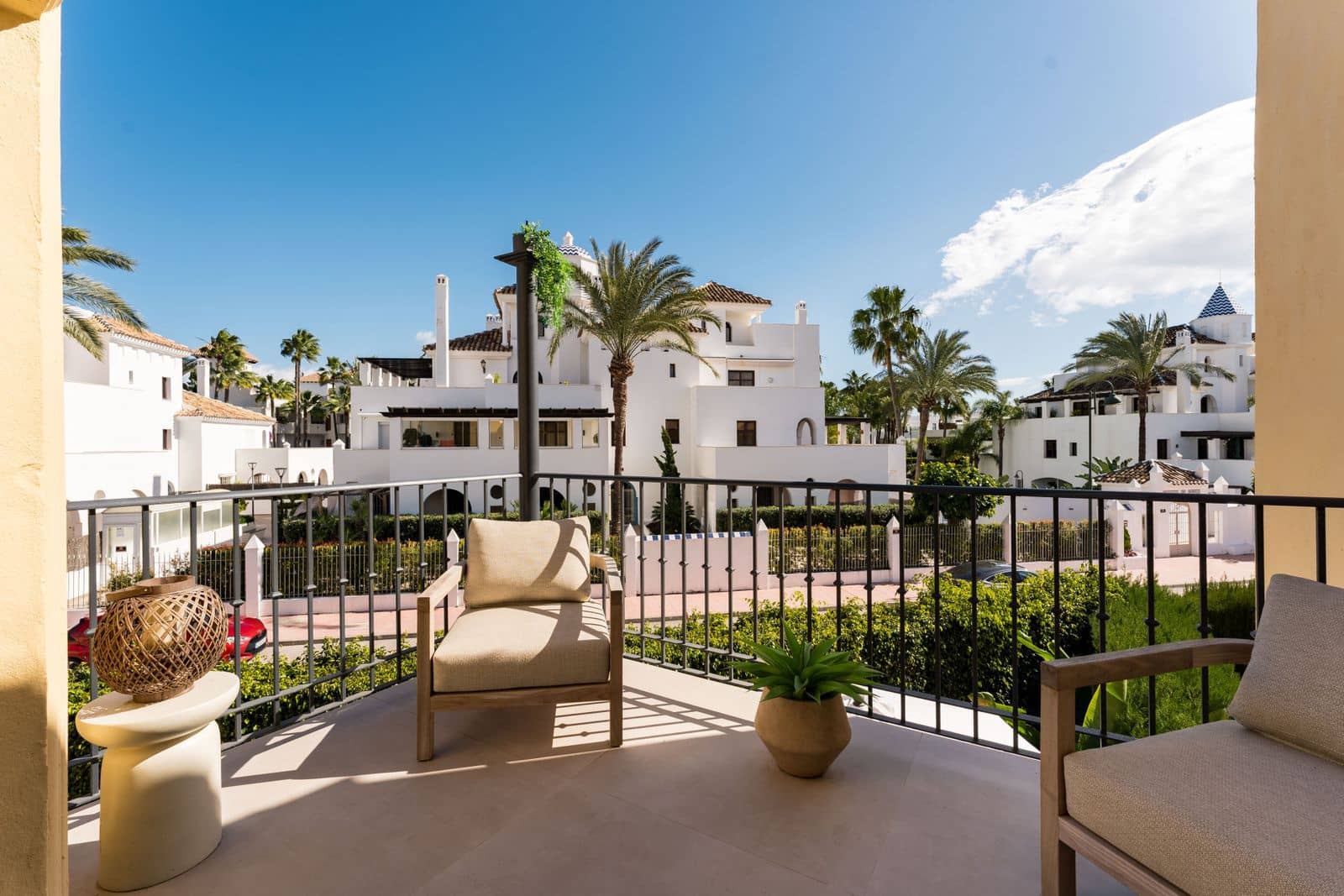 4 bedroom Townhouse for sale in Puerto Banus - € 1,450,000 (Ref: 9677161)