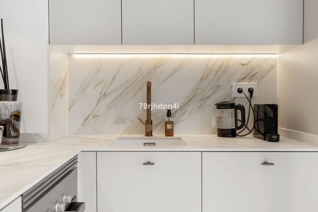 Apartamento de 3 habitaciones en Nueva Andalucia, Marbella en venta - 825.000 € (Ref: 9677163)