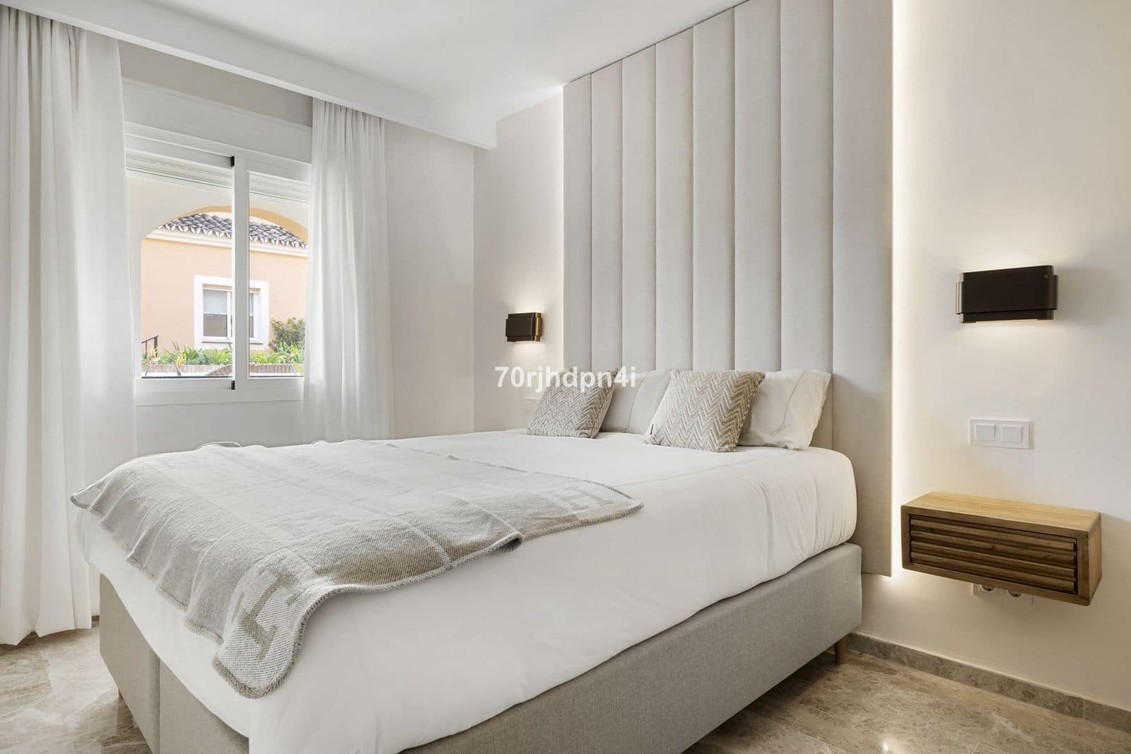 Apartamento de 3 habitaciones en Nueva Andalucia en venta - 825.000 € (Ref: 9677163)