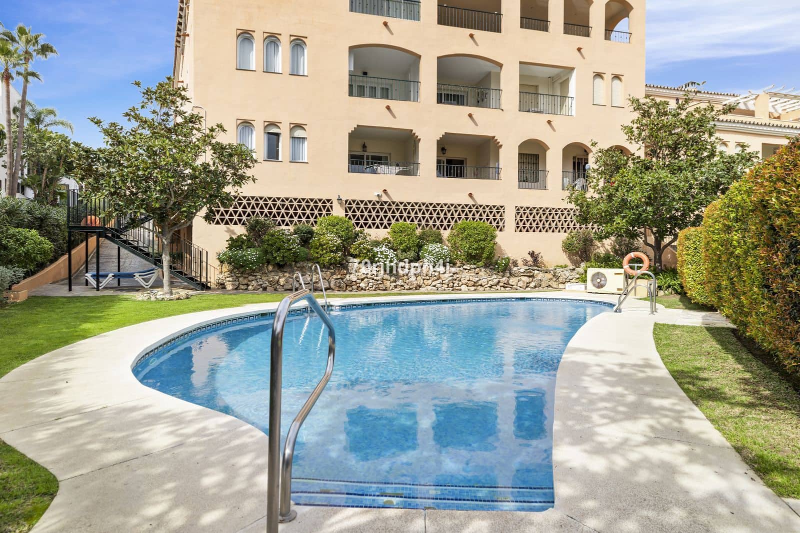 Apartamento de 3 habitaciones en Nueva Andalucia en venta - 825.000 € (Ref: 9677163)