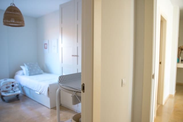 Apartamento de 2 habitaciones en La Duquesa / Puerto de la Duquesa, Manilva en venta - 250.000 € (Ref: 9677167)