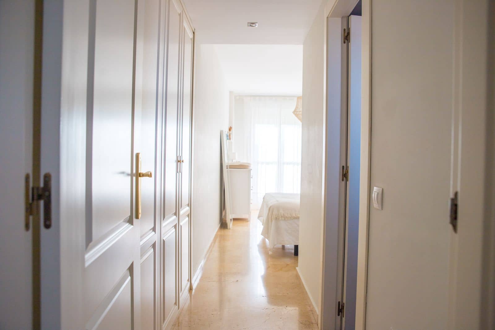 Apartamento de 2 habitaciones en La Duquesa / Puerto de la Duquesa en venta - 250.000 € (Ref: 9677167)