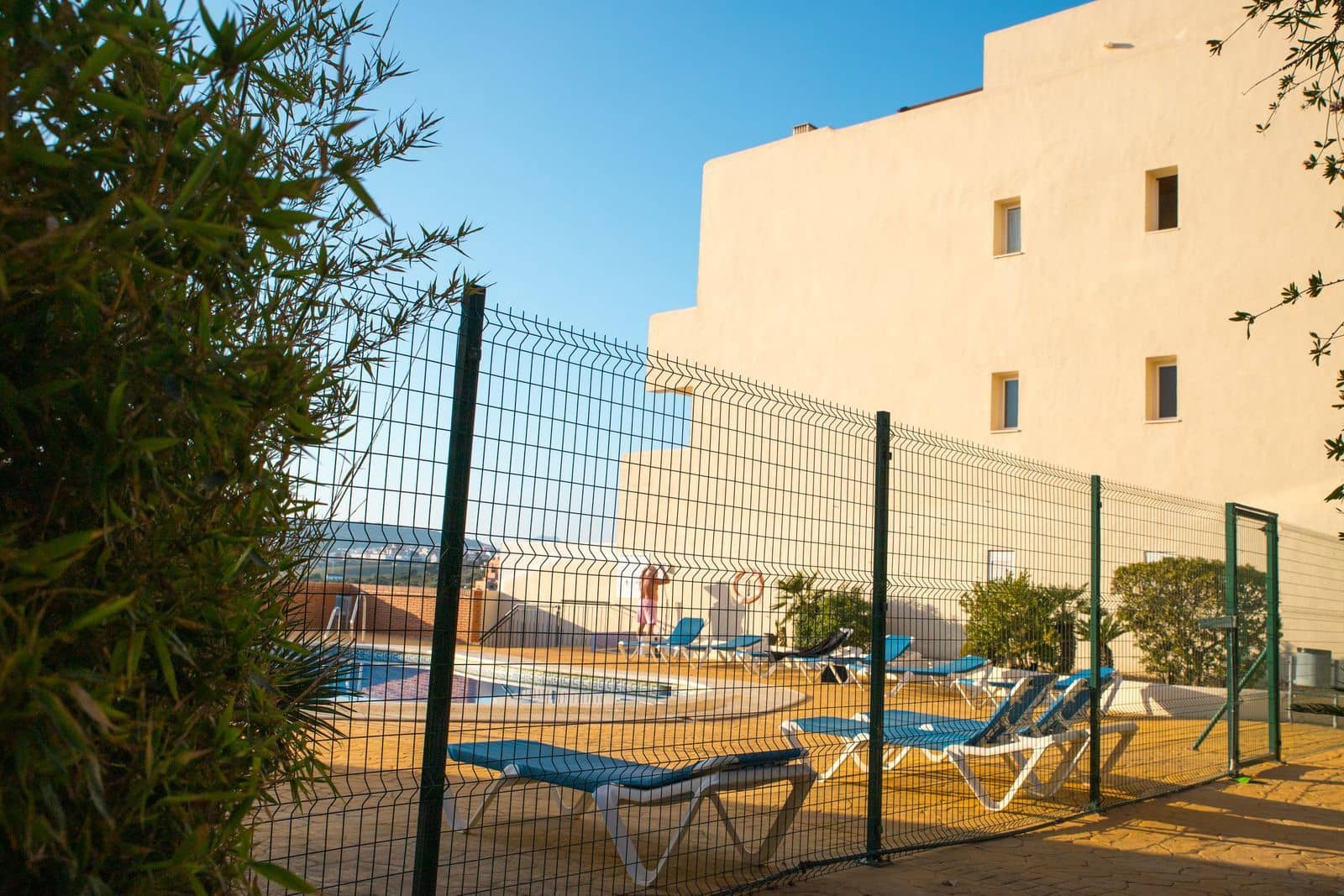 Apartamento de 2 habitaciones en La Duquesa / Puerto de la Duquesa en venta - 250.000 € (Ref: 9677167)