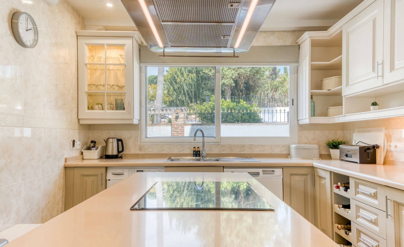 4 soverom Villa til salgs i Calahonda - € 1 299 000 (Ref: 9677169)