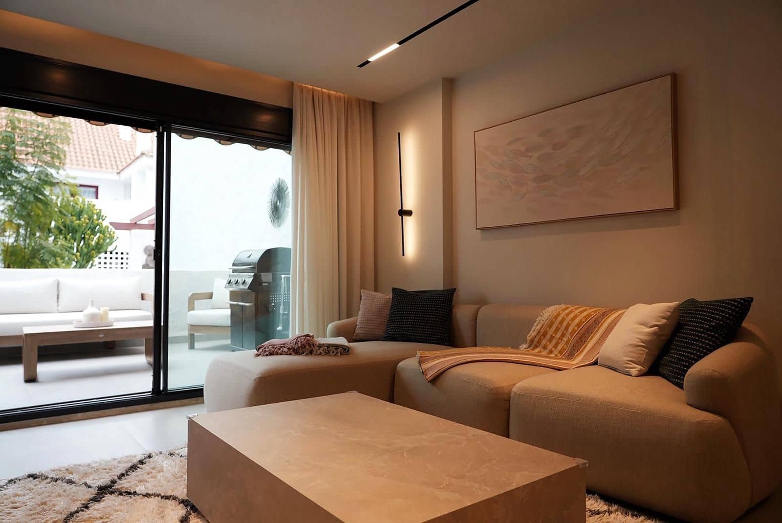 3 bedroom Apartment for sale in Nueva Andalucia - € 816,000 (Ref: 9677170)