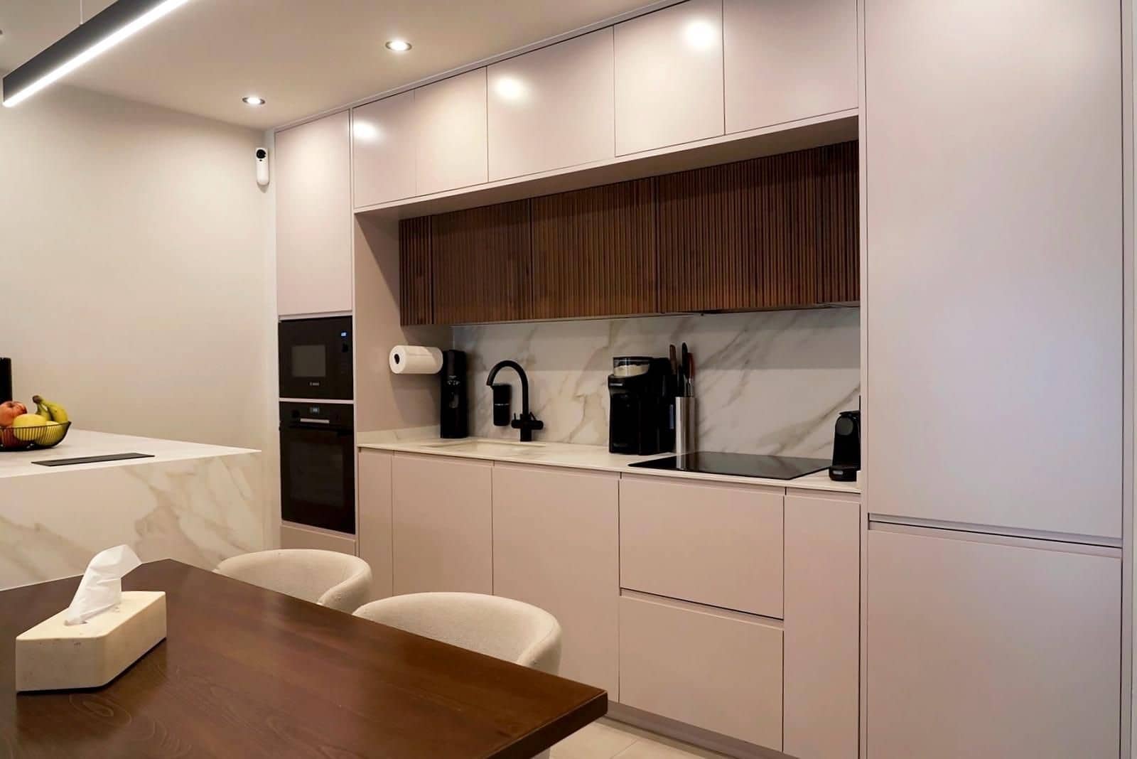 3 bedroom Apartment for sale in Nueva Andalucia - € 816,000 (Ref: 9677170)