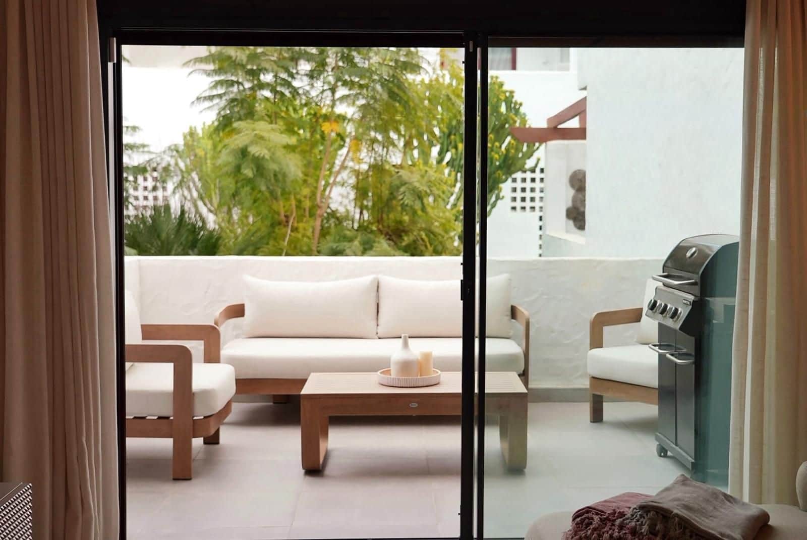 3 bedroom Apartment for sale in Nueva Andalucia - € 816,000 (Ref: 9677170)