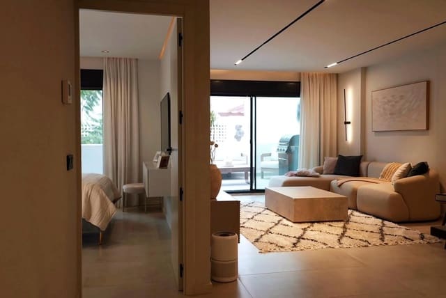 3 bedroom Apartment for sale in Nueva Andalucia, Marbella - € 816,000 (Ref: 9677170)