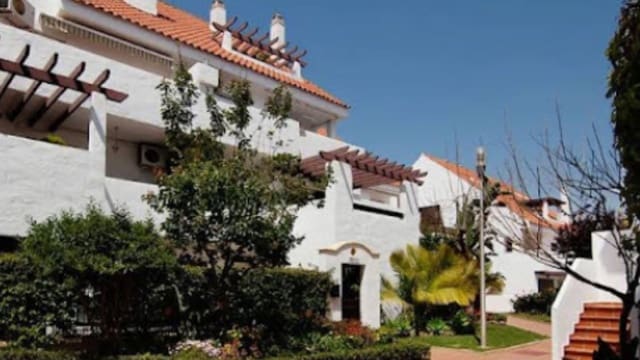 3 bedroom Apartment for sale in Nueva Andalucia, Marbella - € 816,000 (Ref: 9677170)