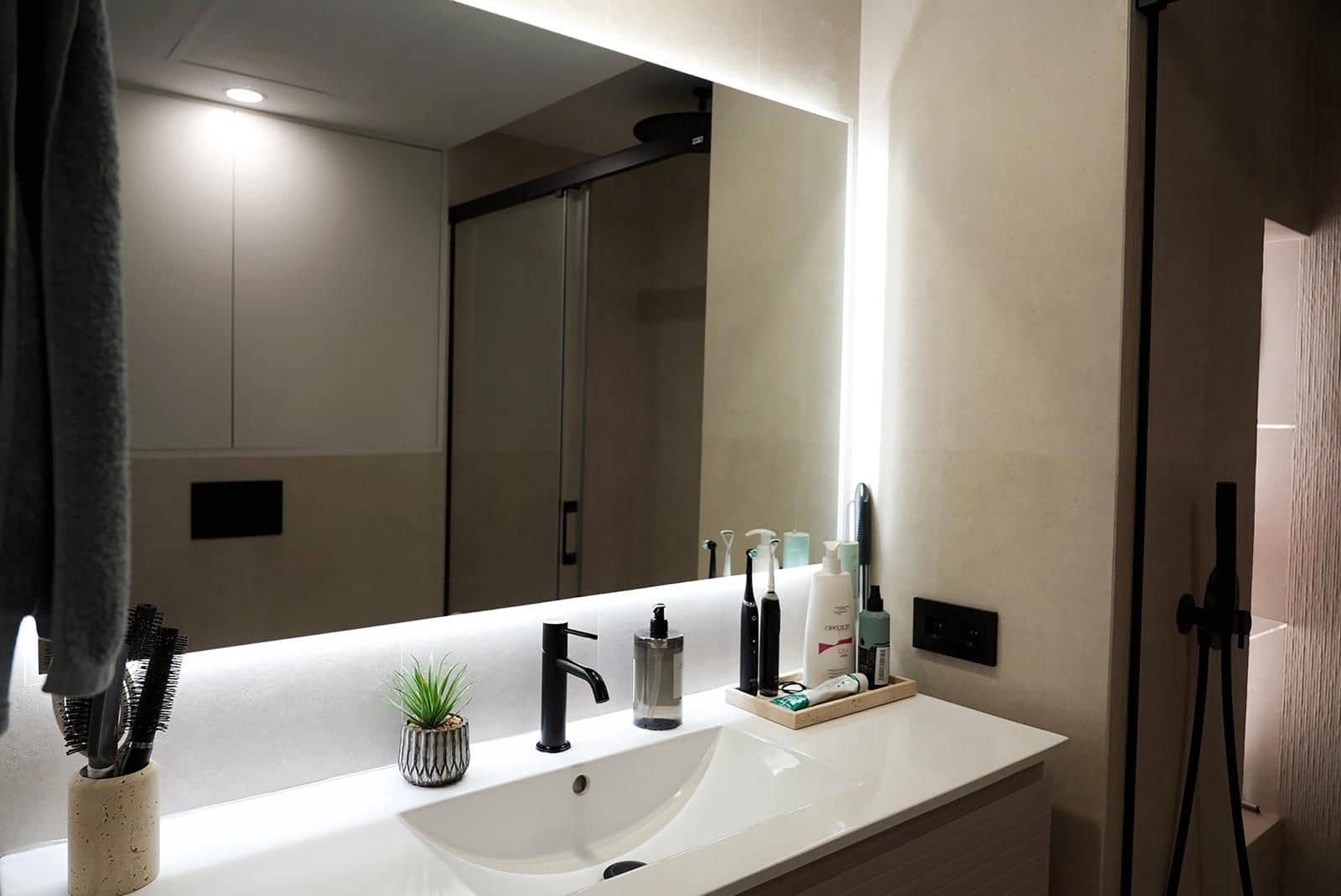 3 bedroom Apartment for sale in Nueva Andalucia - € 816,000 (Ref: 9677170)