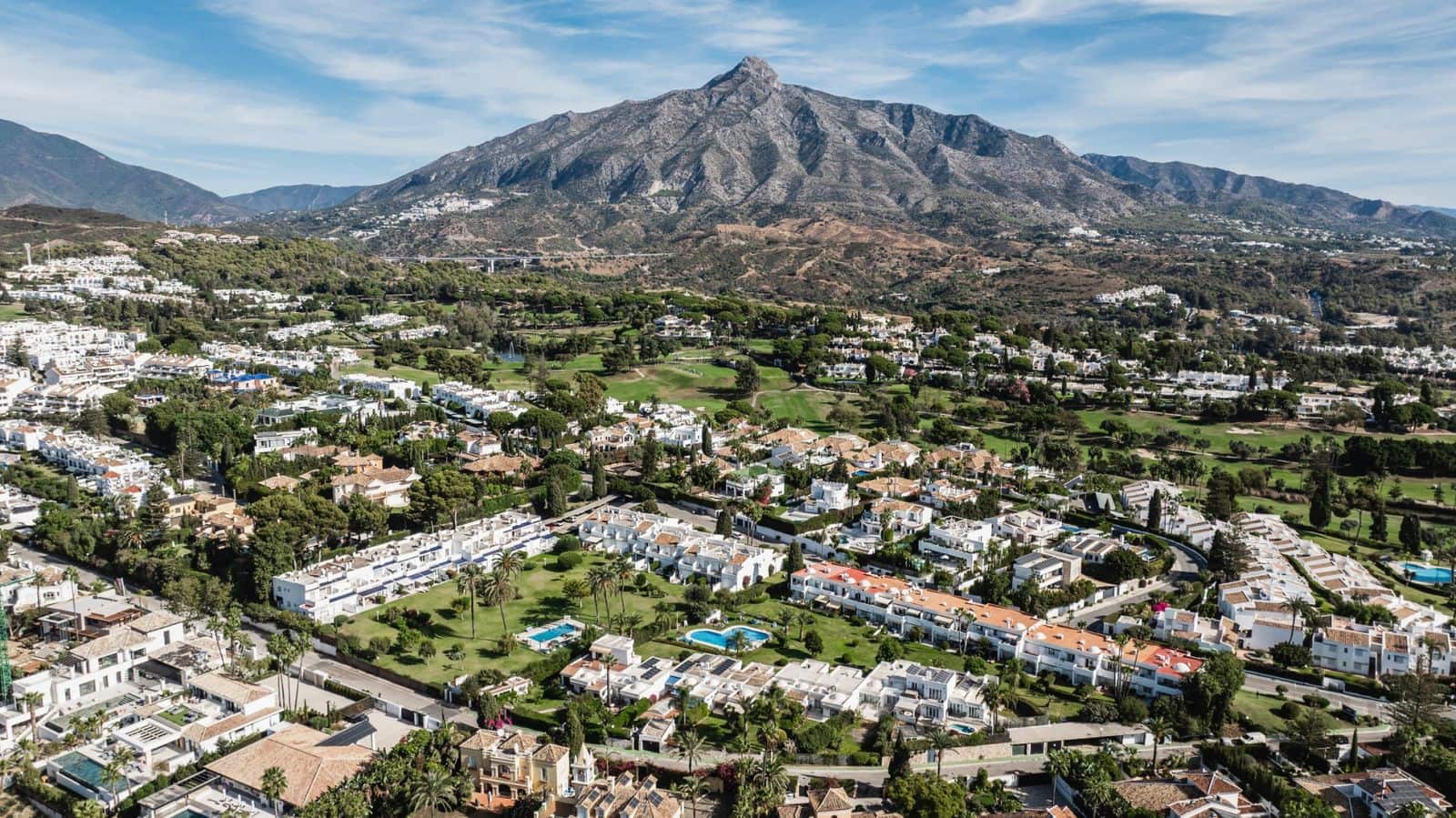 4 chambre Maison de Ville à vendre à Nueva Andalucia - 1 499 000 € (Ref: 9677174)