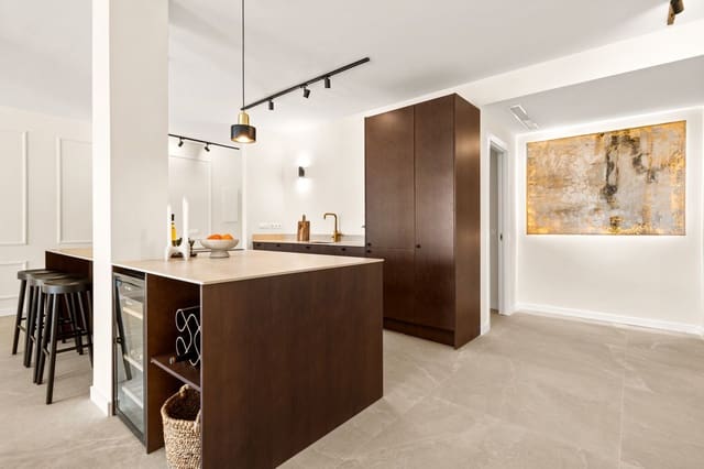 3 sovrum Lägenhet till salu i La Quinta, Benahavís - 899 000 € (Ref: 9677176)