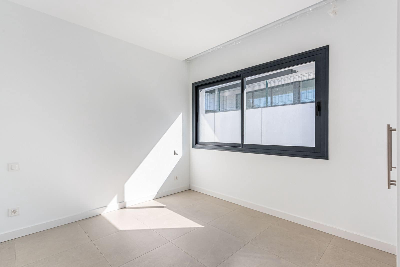 3 bedroom Semi-detached Villa for sale in Atalaya-Isdabe - € 749,000 (Ref: 9677182)