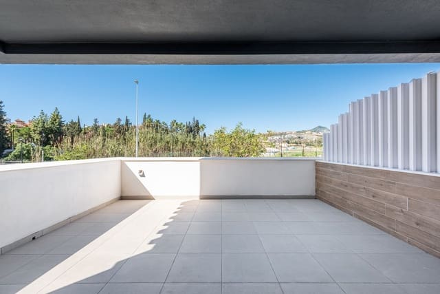 3 bedroom Semi-detached Villa for sale in Atalaya-Isdabe, Estepona - € 749,000 (Ref: 9677182)