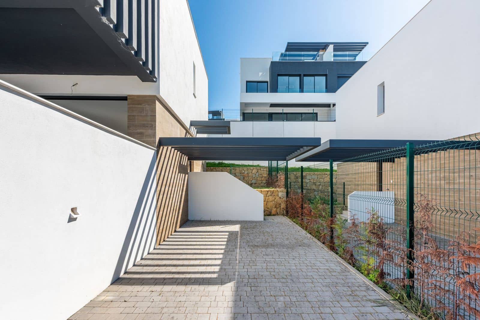 3 bedroom Semi-detached Villa for sale in Atalaya-Isdabe - € 749,000 (Ref: 9677182)