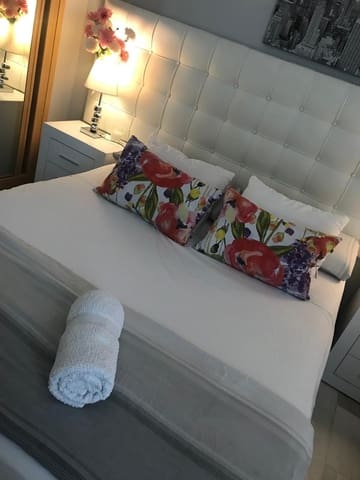 2 makuuhuone Omakotitalo myytävänä paikassa La Reserva, Marbella - 350 000 € (Ref: 9677186)