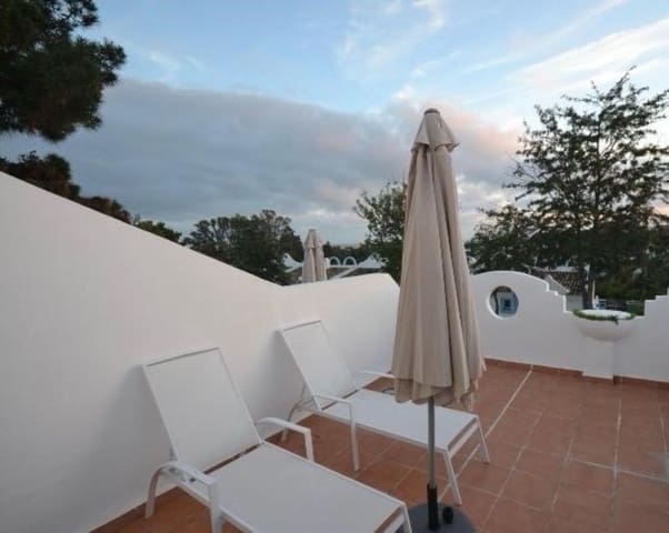 2 makuuhuone Omakotitalo myytävänä paikassa La Reserva, Marbella - 350 000 € (Ref: 9677186)