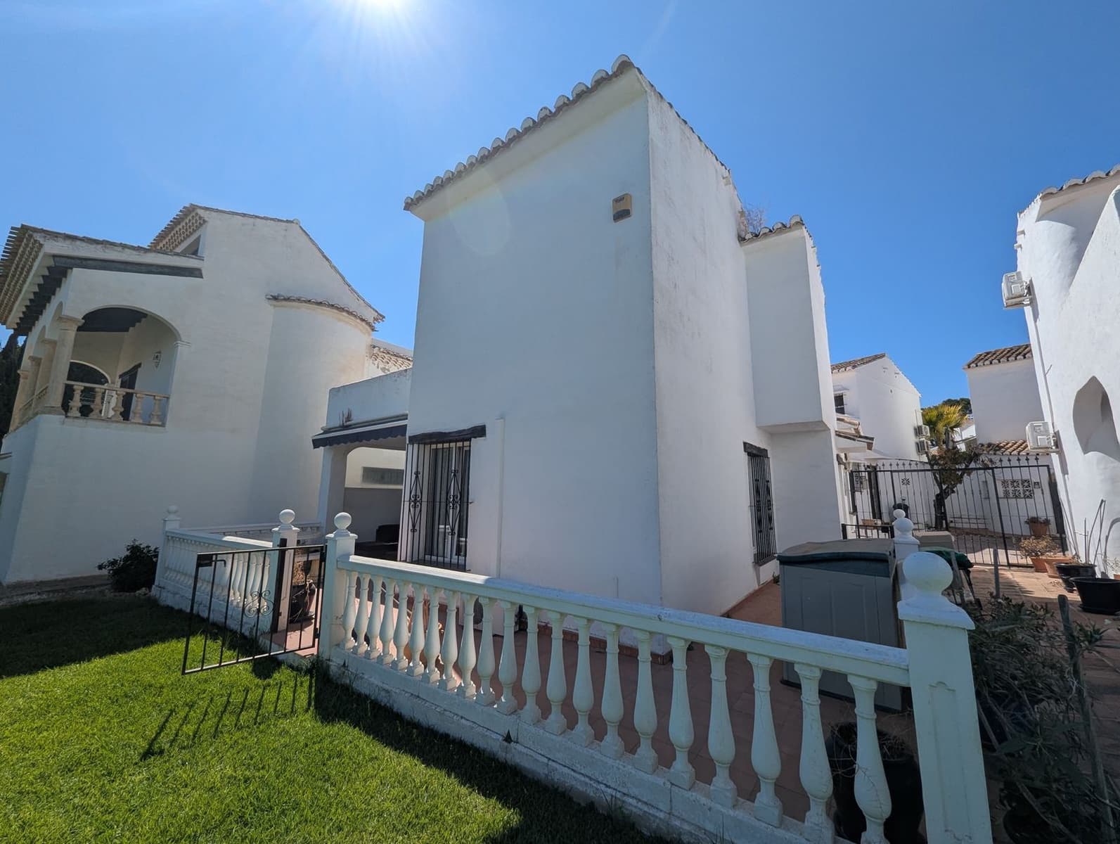 Casa de 3 habitaciones en Calahonda en venta - 449.000 € (Ref: 9677194)