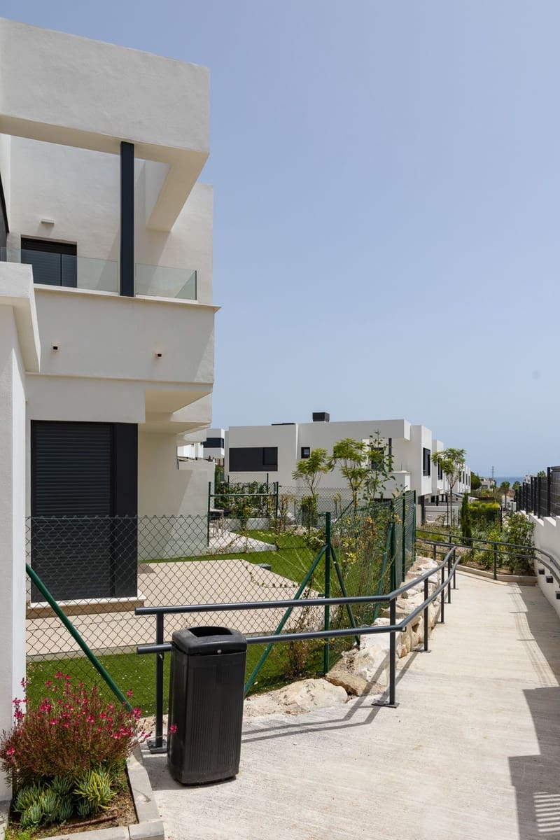 3 soveværelse Semi-Rækkehus til salg i La Cala de Mijas - € 890.000 (Ref: 9677196)