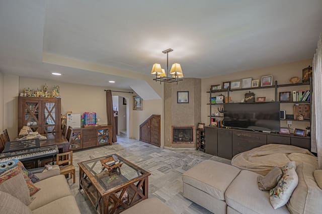 4 quarto Casa em Banda para venda em Marbella - 559 000 € (Ref: 9677205)