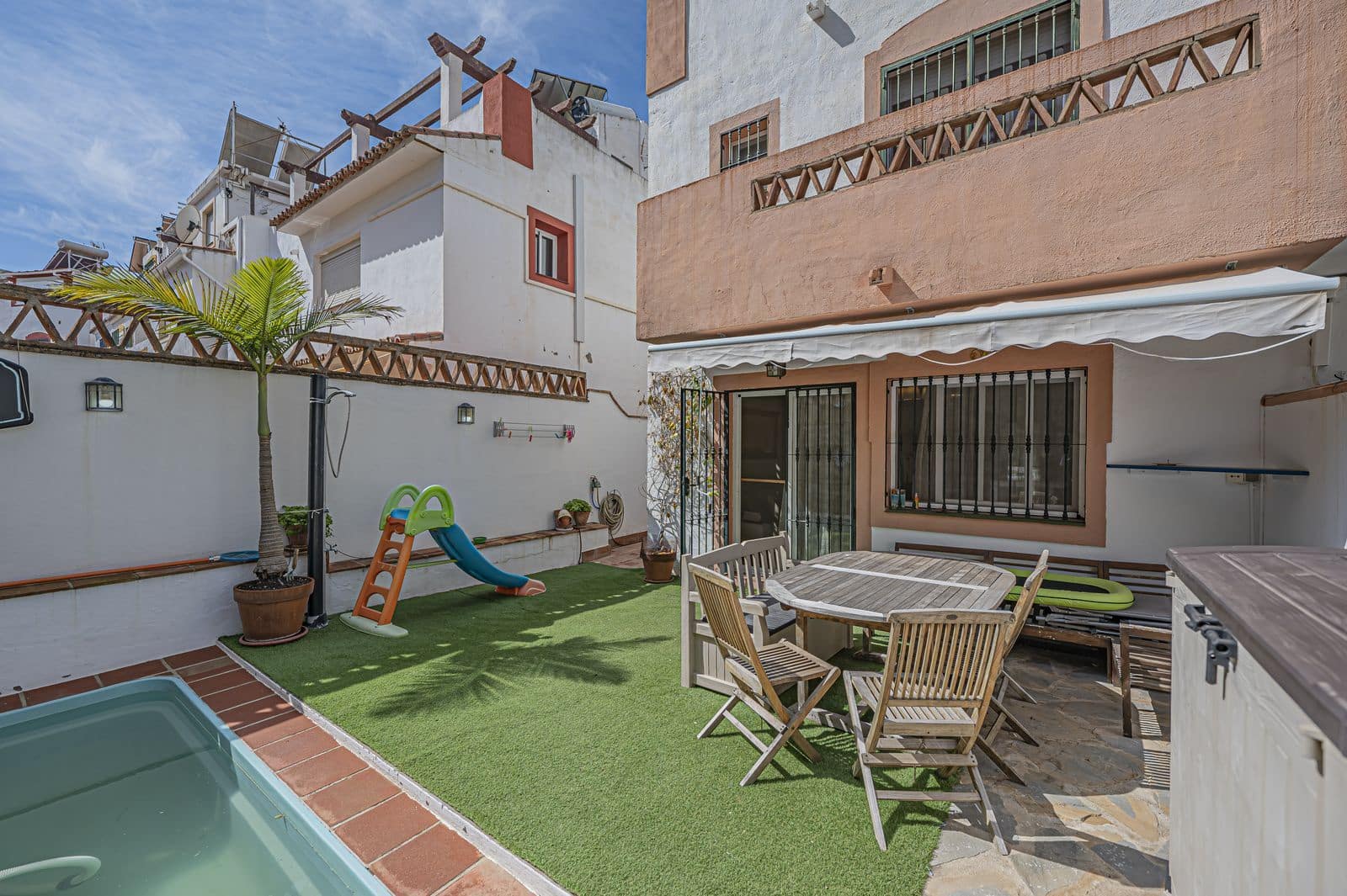 4 quarto Casa em Banda para venda em Marbella - 559 000 € (Ref: 9677205)