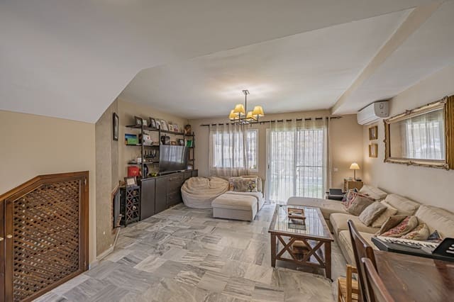 4 quarto Casa em Banda para venda em Marbella - 559 000 € (Ref: 9677205)