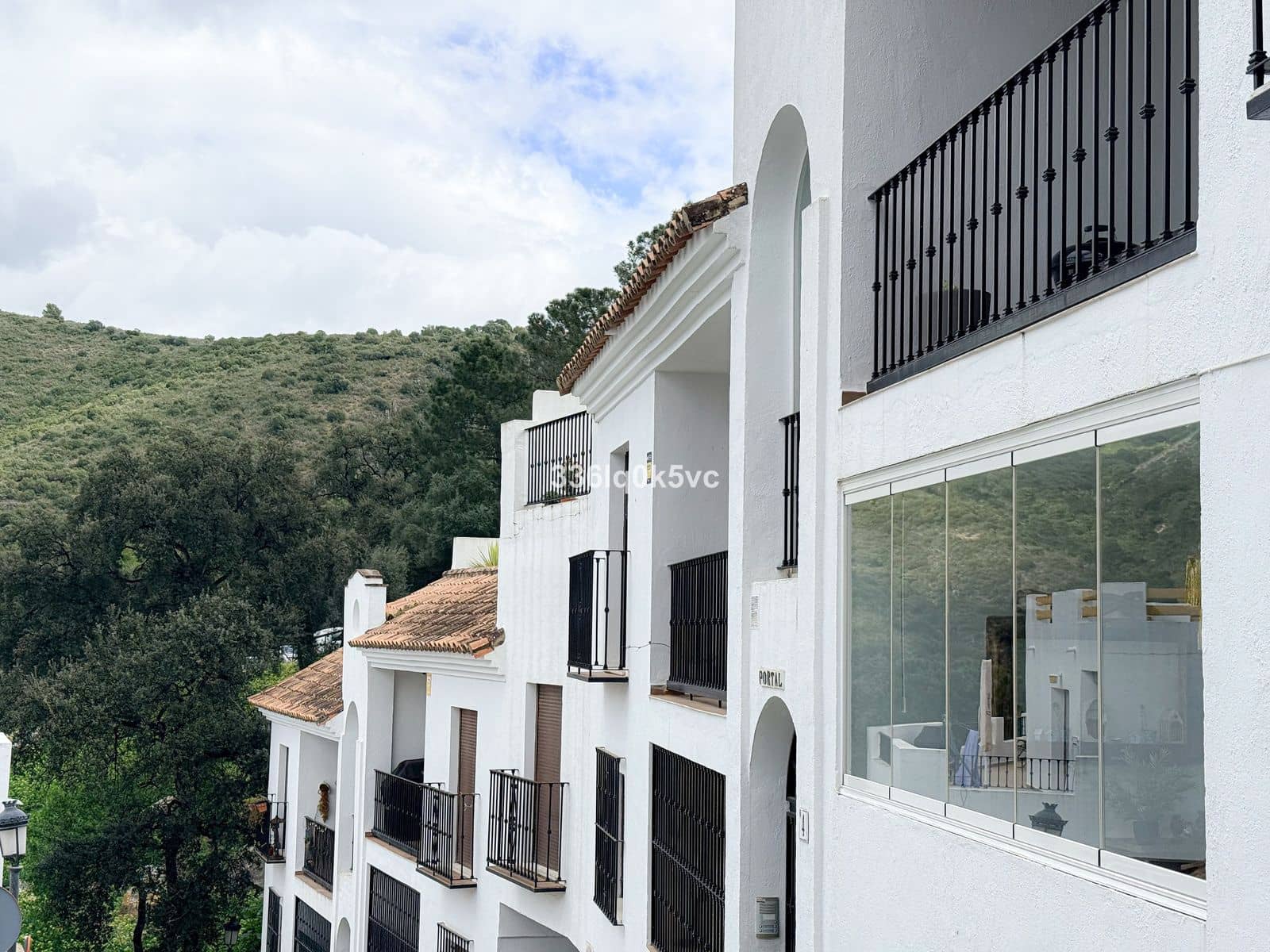 2 sovrum Lägenhet till salu i Benahavis - 320 000 € (Ref: 9677208)