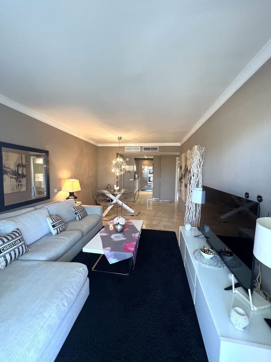 2 sovrum Lägenhet till salu i Puerto Banus - 700 000 € (Ref: 9677210)