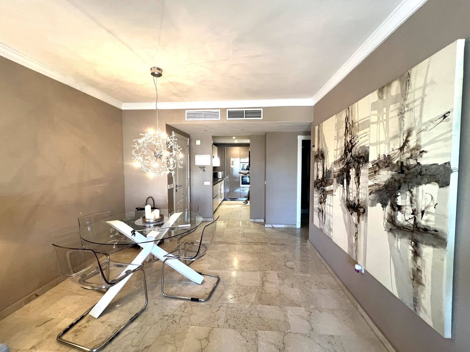 2 sovrum Lägenhet till salu i Puerto Banus - 700 000 € (Ref: 9677210)