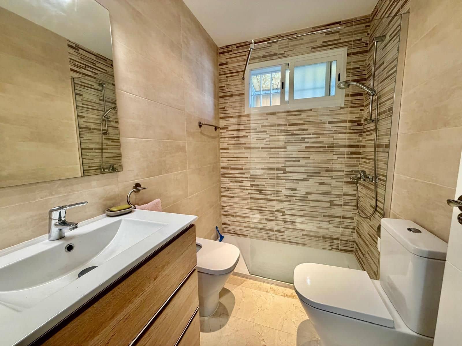 Ático de 2 habitaciones en Benalmadena Costa en venta - 449.000 € (Ref: 9677212)