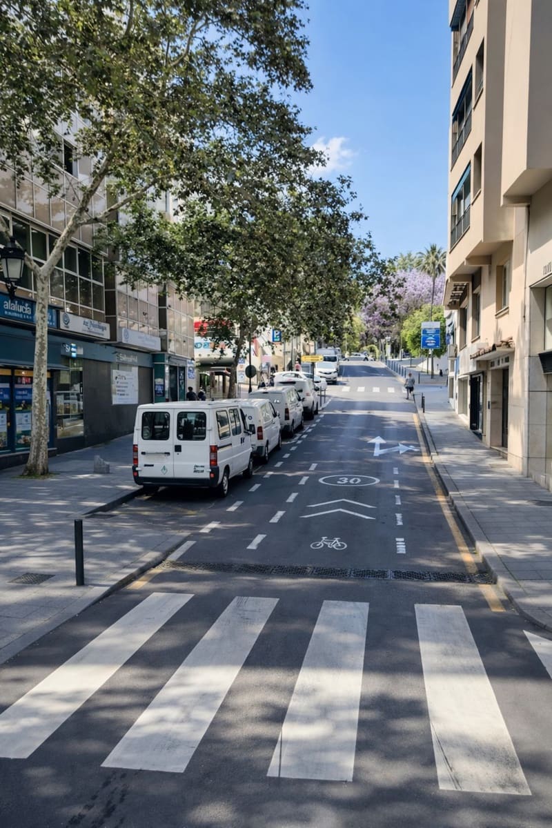 Komercyjne na sprzedaż w Marbella - 520 000 € (Ref: 9677215)