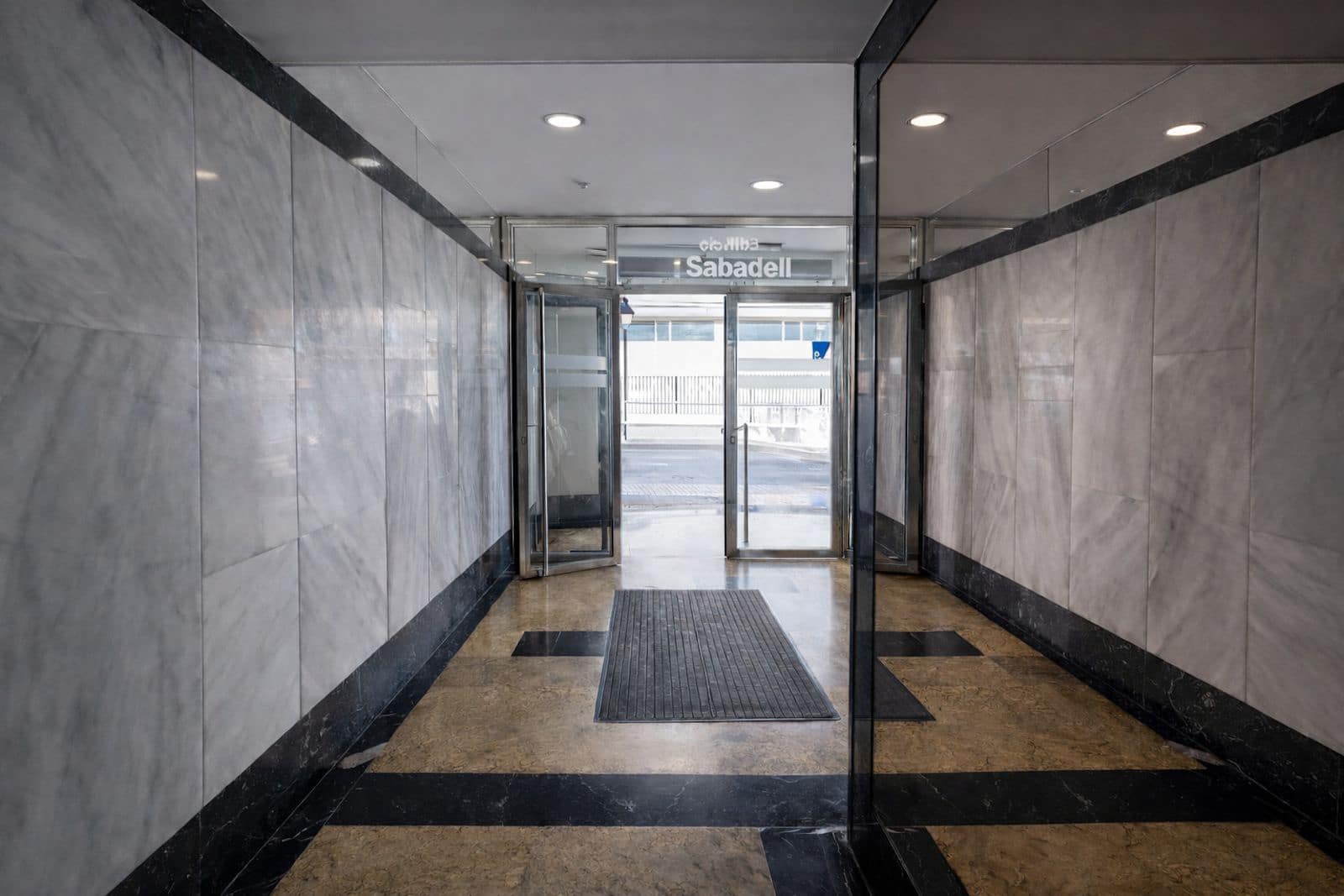 Komercyjne na sprzedaż w Marbella - 520 000 € (Ref: 9677215)