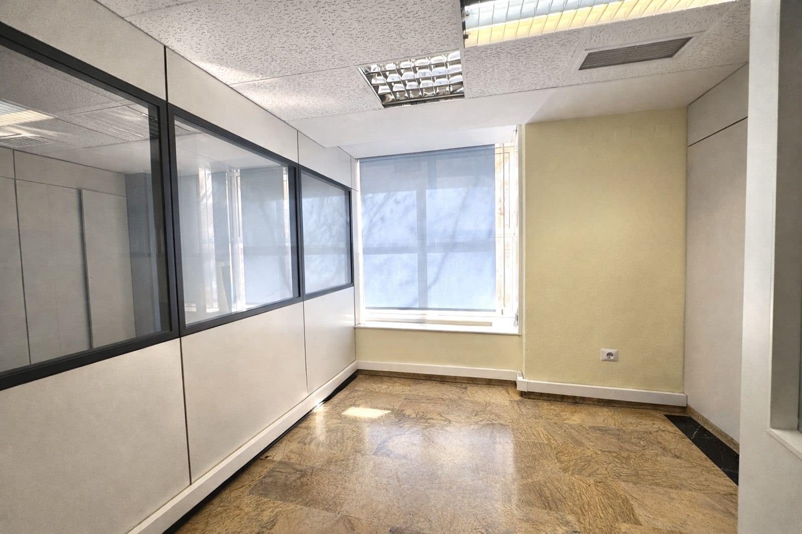 Komercyjne na sprzedaż w Marbella - 520 000 € (Ref: 9677215)